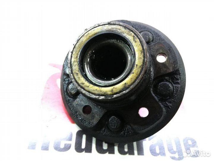 Ступица передняя Toyota Hiace LH100 2LTE 1992