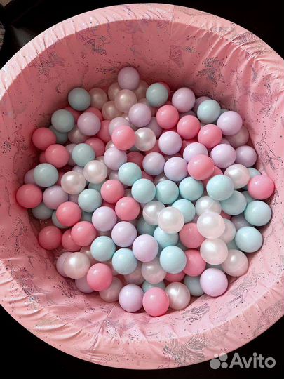 Сухой бассейн с шариками