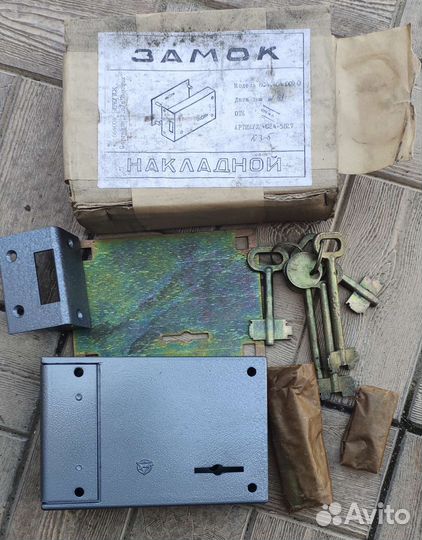 Замок гаражный накладной Новый