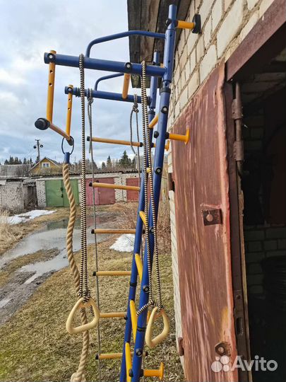 Шведская стенка с турником