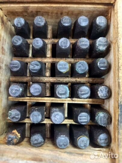 Клейма буквенные