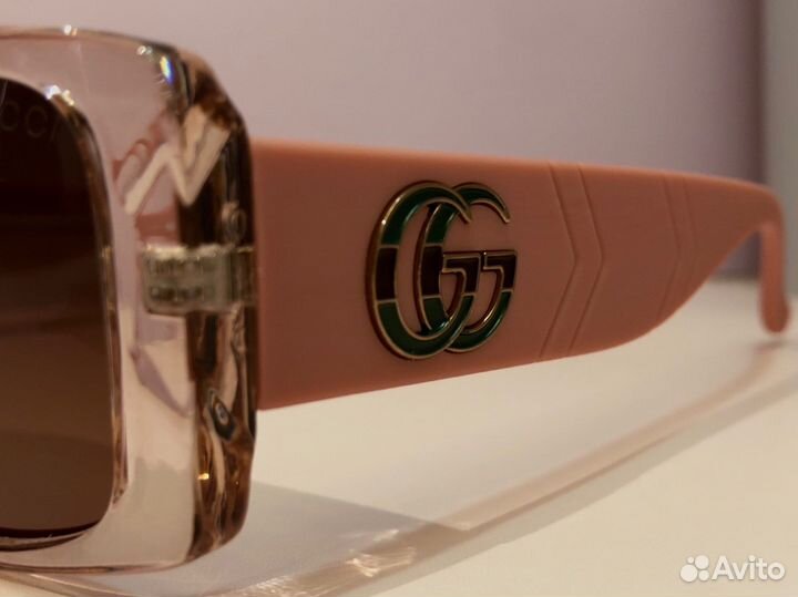Солнцезащитные очки Gucci женские