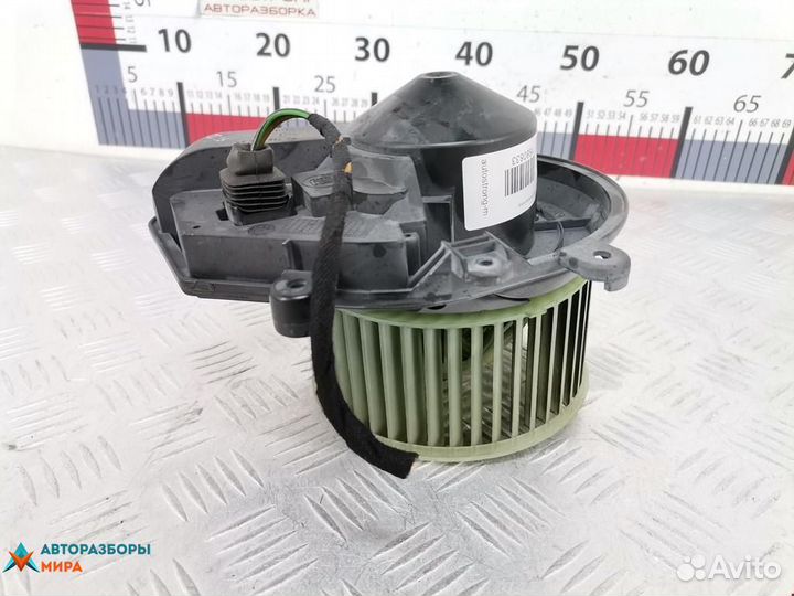 Моторчик печки Volkswagen Passat B5 1998