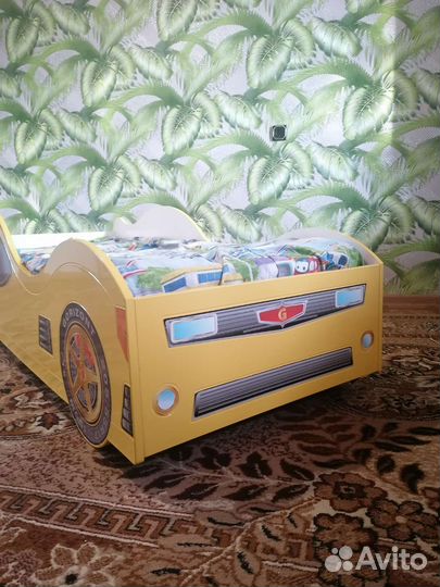 Кровать-машинка