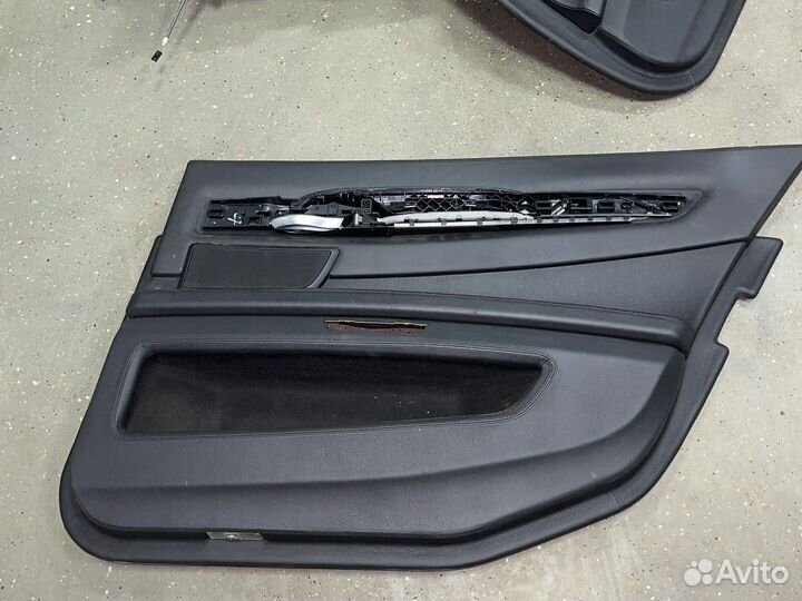 Задняя правая дверная обшивка BMW 7 F02