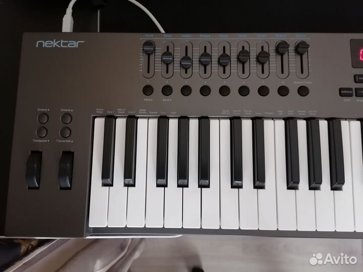 Midi клавиатура Nektar Impact LX61+