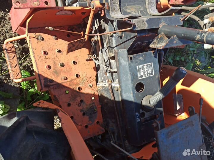 Мини-трактор HINOMOTO E2004, 2010