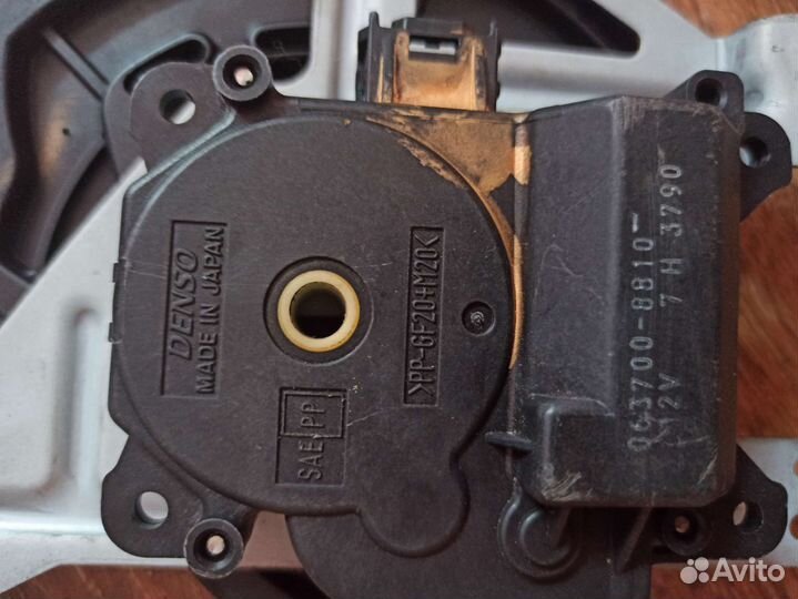 Сервопривод заслонок печки 87106-48060