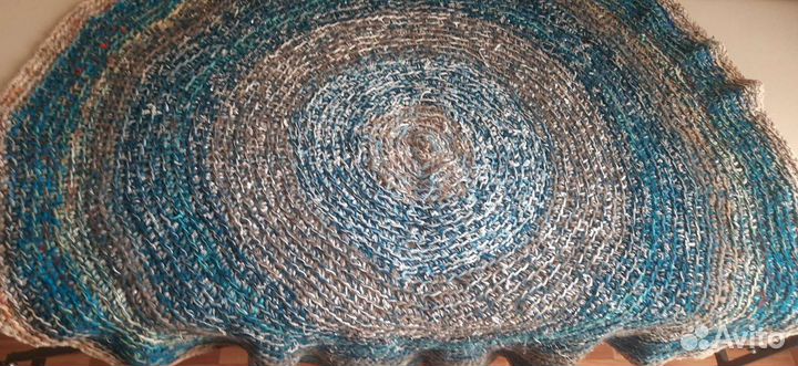 Коврик из лоскутков ткани ручной работы