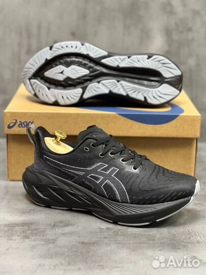 Кроссовки мужские Asics Novablast