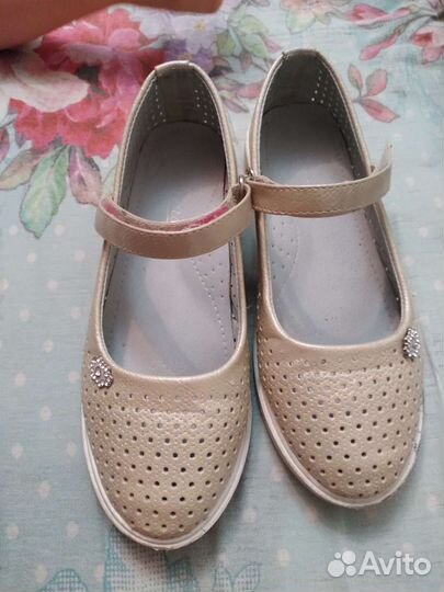 Туфли для девочки 32 размер новые