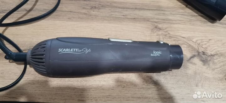 Фен-щетка Scarlett SC-HAS73I08