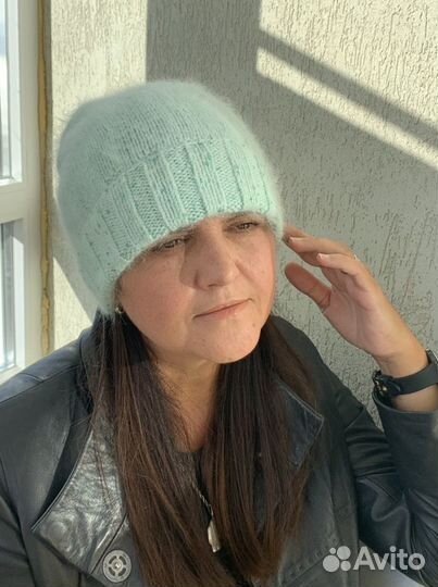 Шапка зимняя теплая пушистая с отворотом женская