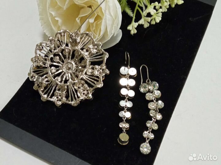 Брошь и серьги