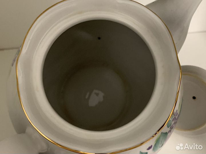 Фарфоровый чайник