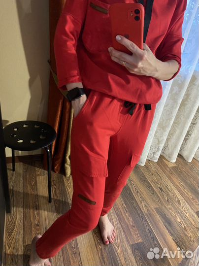 Костюм трикотожный женский р 40-42