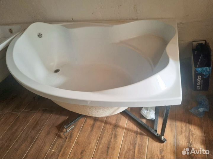 Акриловая ванна угловая