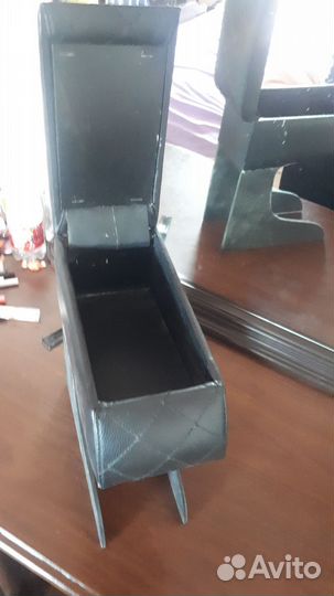 Подлокотник