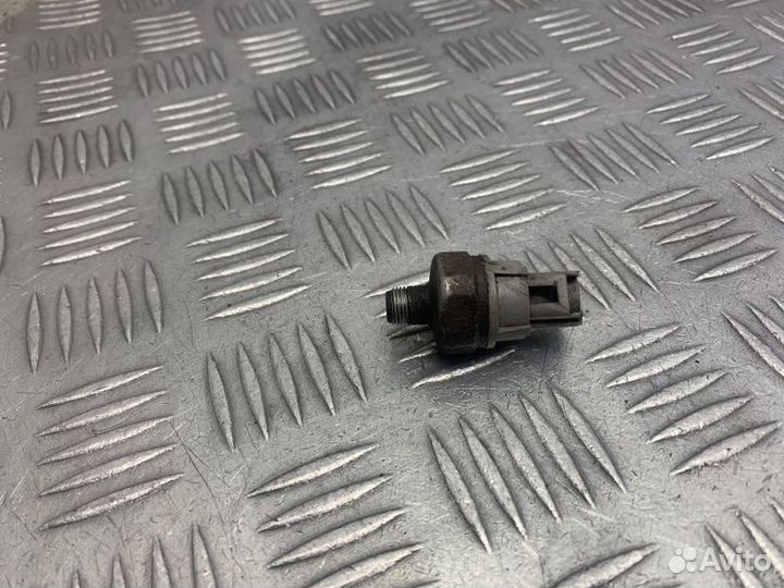 Датчик давления масла Pontiac Vibe 1 1zzfe 2005