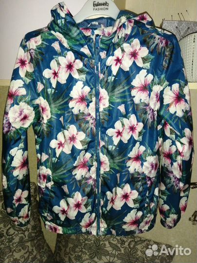 Куртка-ветровка