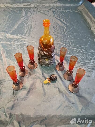 Графин с рюмками