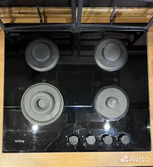 Подаю плиту газовую