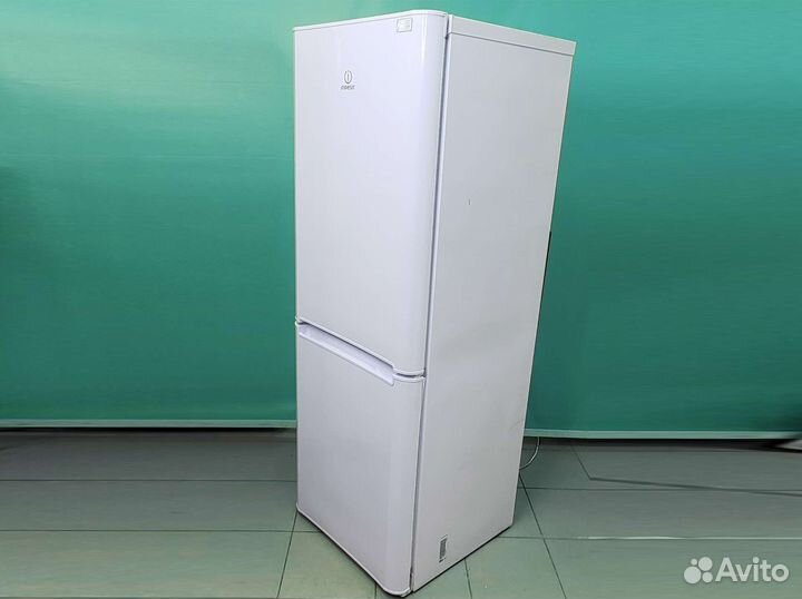 Холодильник Indesit 167 см