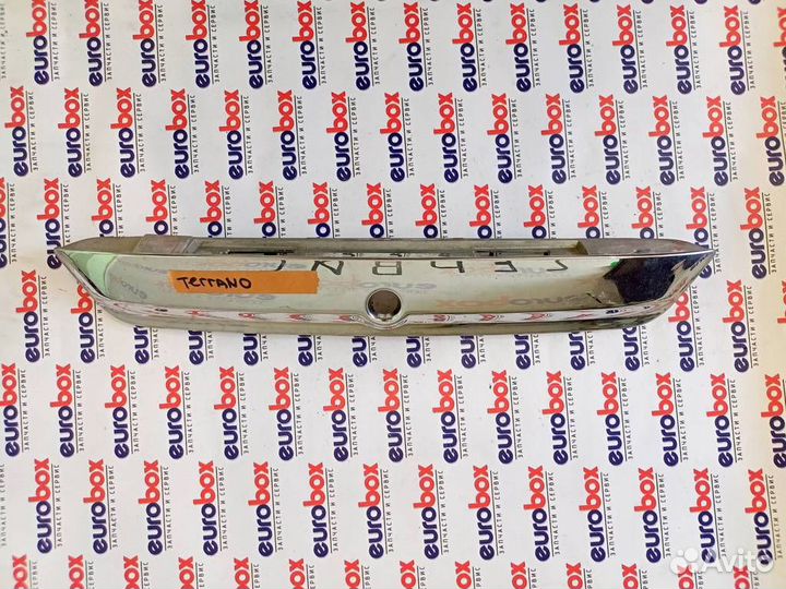 Накладка двери багажника Nissan Terrano III (D10)