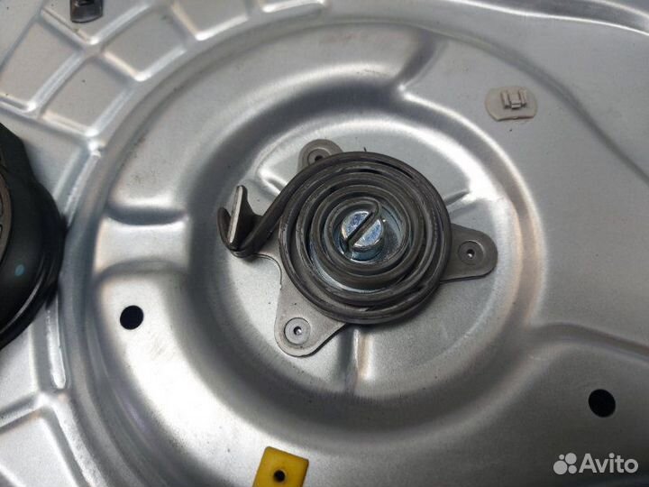 Стеклоподъемник передний правый Hyundai Elantra XD