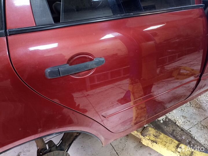 Дверь задняя калина универсал