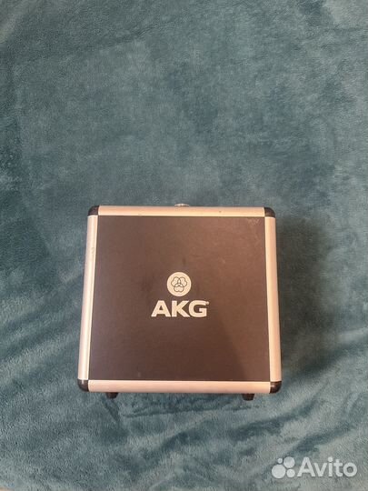 Студийный микрофон akg p420