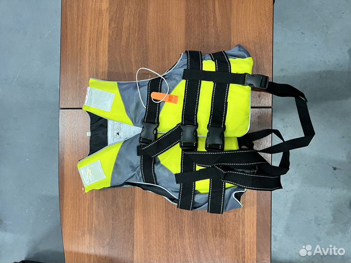 Спасательный жилет