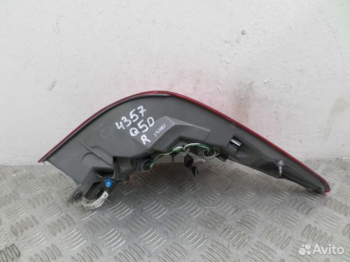Фонарь задний наружный правый Infiniti Q50