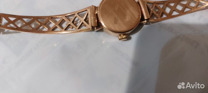 Часы наручные женские чайка