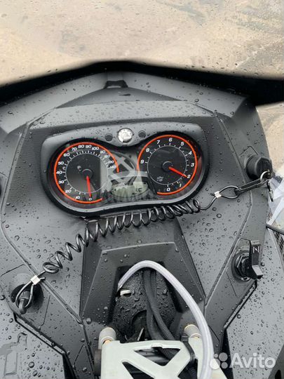 Продам новый BRP Ski-Doo Skandic WT 550F