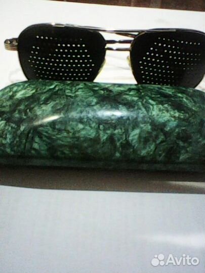 Корректирующие зрение очки