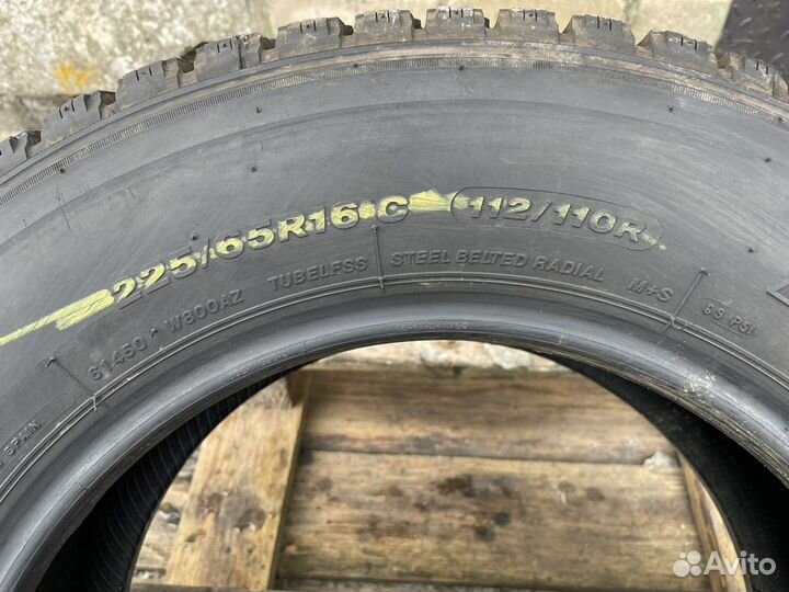 Bridgestone Blizzak W800 225/65 R16C
