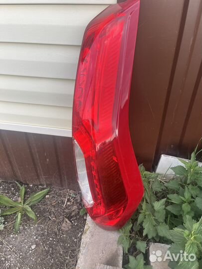 Стопсигнал задний ниссан х трейл Т31 правый