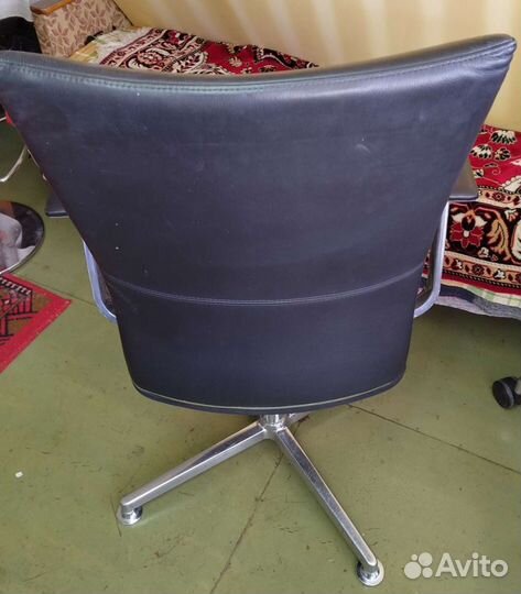 Кожаные кресла для переговорной. Kastel Италия