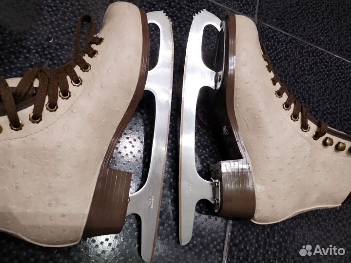 Коньки фигурные утеплённые