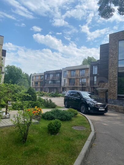 Таунхаус 255 м² на участке 1 сот.