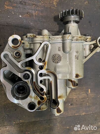 Масляный насос Skoda Octavia a5