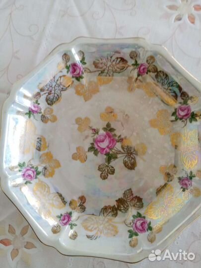 Заварочный чайник на блюде