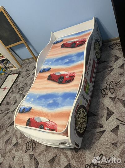 Детская кроватка Машинка