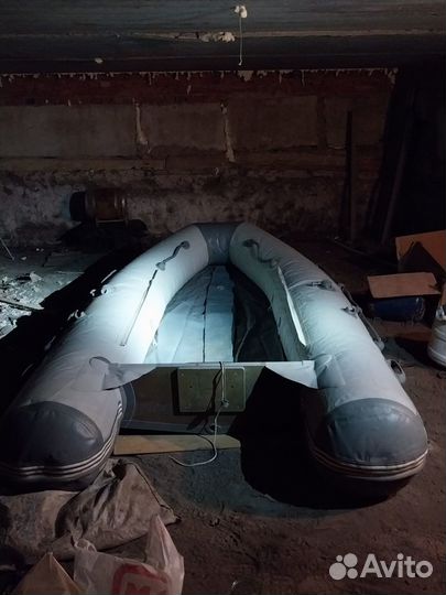 Надувная лодка