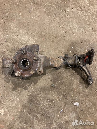 Левый поворотный кулак ауди а4 б5