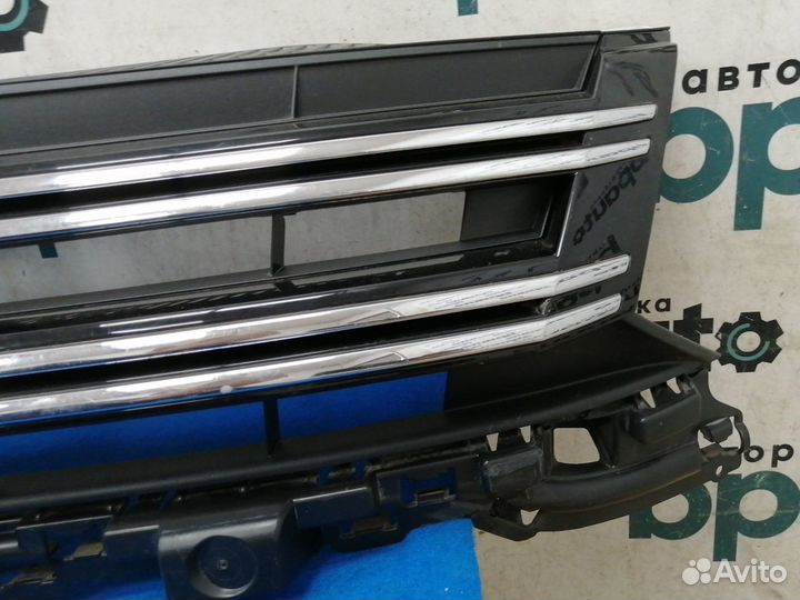 Решетка радиатора 5N0853653 E Volkswagen Tiguan I
