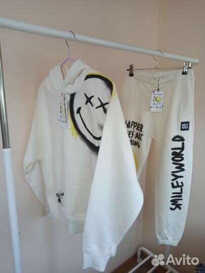 Костюм Zara новый 152 рост