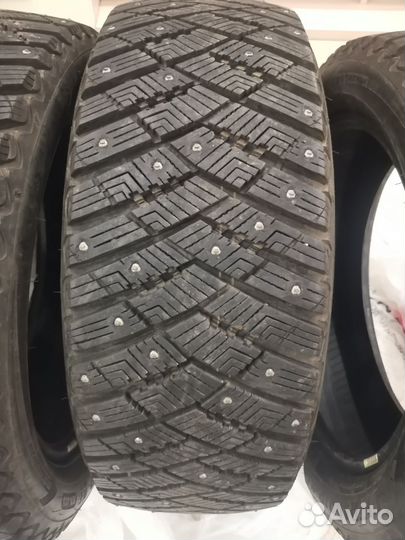 Goodyear UltraGrip Ice Arctic SUV 215/55 R18