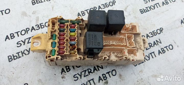 Блок предохранителей салонный Mitsubishi Legnum